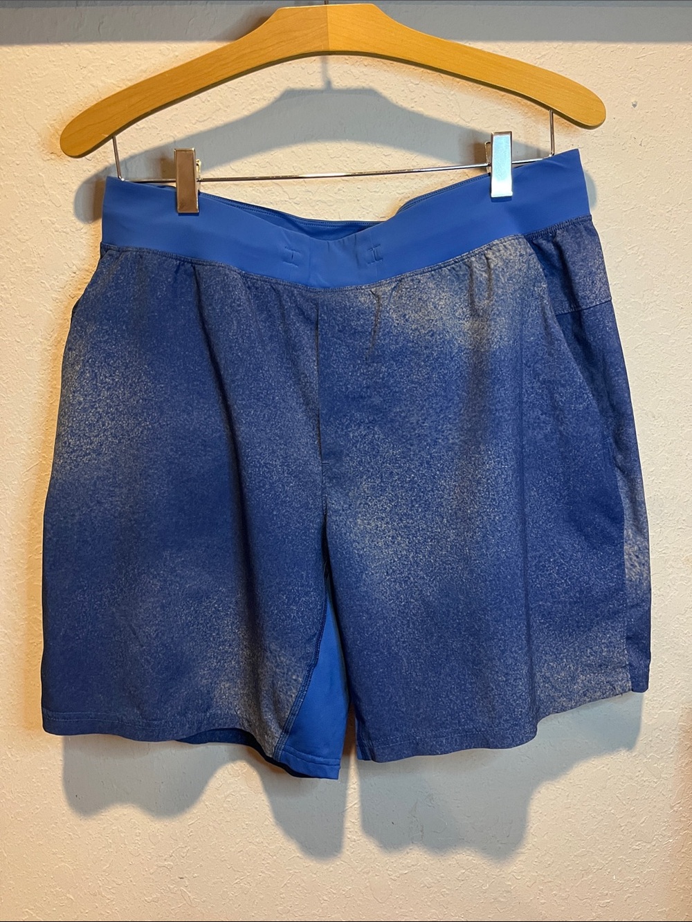 Lululemon Men’s T.H.E. Short  Linerless Ocean Spray Ice Blue size Large